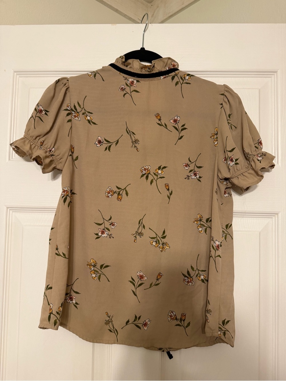 Women's Beige Floral Ruffle Tie-Neck Top - Picture 5 of 8
